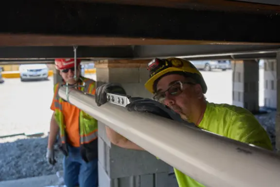 Pipe Installation with Level